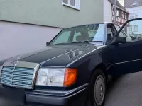 Second-hand Mercedes E250 90 CP (66 kW) 1989 Albastru Berlinǎ