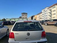 Gebraucht VW Polo Comfortline 60 PS (44 kW) 2000 Silber Limousine