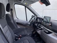 Second-hand Maxus V90 148 CP (108 kW) 2024 Alb Van