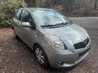 Gebraucht Toyota Yaris 101 PS (74 kW) 2006 Grau Kleinwagen