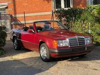 Gebraucht Mercedes E300 220 PS (161 kW) 1993 Rot Cabrio