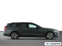 Neu Volvo V60 Plus 455 PS (334 kW) 2025 Grün Kombi