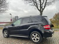 Gebraucht Mercedes ML350 272 PS (200 kW) 2006 Schwarz SUV