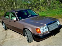 Gebraucht Mercedes E220 150 PS (110 kW) 1993 Andere farben Limousine
