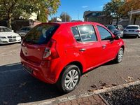 Gebraucht Dacia Sandero Basis 75 PS (55 kW) 2012 Rot Kleinwagen