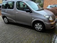 Gebraucht Toyota Yaris 84 PS (61 kW) 2005 Grau Kombi