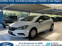 Używany Opel Astra Selection 110 KM (80 kW) 2017 Biały Sedan/Limuzyna