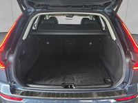 Gebraucht Volvo XC60 Plus 197 PS (144 kW) 2023 Denim blue metallic SUV