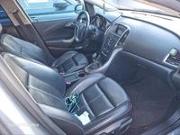 Gebraucht Opel Astra 140 PS (102 kW) 2011 Weiß Kombi