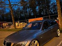 Gebraucht BMW 320 177 PS (130 kW) 2009 Grau Kombi