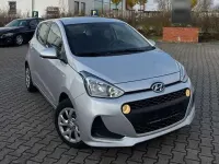 Gebraucht Hyundai i10 Trend 67 PS (49 kW) 2020 Sleek silver / met Kleinwagen