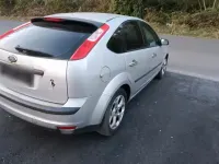Gebraucht Ford Focus 100 PS (73 kW) 2004 Silber Limousine