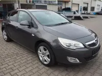 Gebraucht Opel Astra 140 PS (102 kW) 2011 Grau Limousine