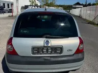 Używany Renault Clio II Authentique 58 KM (42 kW) 2004 Srebrny Sedan/Limuzyna