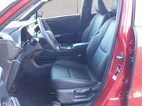 Neu Lexus LBX 136 PS (100 kW) 2026 Rot SUV