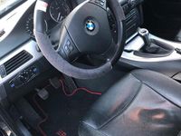Gebraucht BMW 318 122 PS (89 kW) 2007 Schwarz Kombi