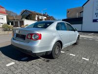 Gebraucht VW Jetta 105 PS (77 kW) 2007 Silber Limousine