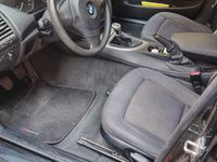 Gebraucht BMW 116 122 PS (89 kW) 2009 Schwarz Kleinwagen