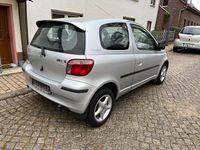 Gebraucht Toyota Yaris Sol 68 PS (50 kW) 2000 Silber Limousine