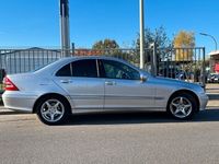 Gebraucht Mercedes C220 150 PS (110 kW) 2003 Silber Limousine