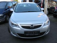 Gebraucht Opel Astra Edition 116 PS (85 kW) 2010 Argon silber/ice silver (m2) Kleinwagen