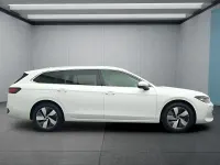 Gebraucht VW Passat 150 PS (110 kW) 2025 Weiß Kombi