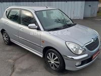Gebraucht Daihatsu Sirion 102 PS (75 kW) 2003 Silber Kleinwagen