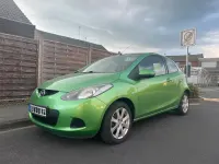 Gebraucht Mazda 2 75 PS (55 kW) 2009 Grün Kleinwagen