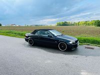 Gebraucht BMW 330 Cabriolet Sport Line 231 PS (169 kW) 2001 Schwarz Cabrio