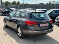 Gebraucht Opel Astra 116 PS (85 kW) 2016 Grau Kombi