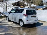 Gebraucht Toyota Verso-S Multidrive S 99 PS (72 kW) 2015 Silber Van / Kleinbus