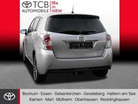 Gebraucht Toyota Verso Executive 148 PS (108 kW) 2017 Platinsilber metallic Van / Kleinbus