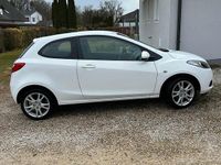 Gebraucht Mazda 2 Inclusive 86 PS (63 kW) 2009 Weiß Kleinwagen