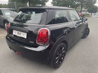 Gebraucht Mini ONE 102 PS (75 kW) 2019 Schwarz metallic midnight black metallic Kleinwagen