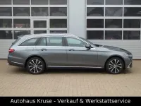 Gebraucht Mercedes E300 194 PS (142 kW) 2023 Grau Limousine