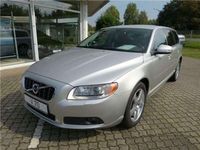Gebraucht Volvo V70 163 PS (119 kW) 2011 Silber  metallic Kombi