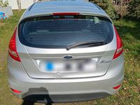Gebraucht Ford Fiesta 60 PS (44 kW) 2011 Silber Kleinwagen