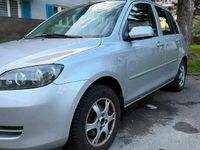 Usata Mazda 2 65 CV (47 kW) 2007 Argento Utilitaria