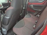 Gebraucht Toyota Aygo 68 PS (50 kW) 2005 Rot Kleinwagen