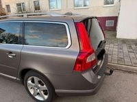 Gebraucht Volvo V70 Momentum 145 PS (106 kW) 2010 Gold Kombi