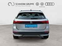 Gebraucht VW Passat 150 PS (110 kW) 2024 Oyster silver metallic Kombi