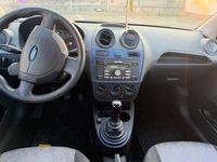 Gebraucht Ford Fiesta Ambiente 60 PS (44 kW) 2005 Blau Kleinwagen