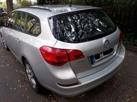 Gebraucht Opel Astra Edition 160 PS (117 kW) 2011 Silber metallic Kombi