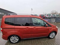 Gebraucht Ford Tourneo Titanium 101 PS (74 kW) 2014 Rot Kombi