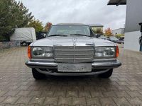 Gebraucht Mercedes E280 185 PS (136 kW) 1981 Silber Limousine