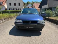 Gebraucht Opel Astra 70 PS (51 kW) 1995 Violet Limousine
