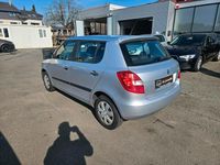 Gebraucht Skoda Fabia 60 PS (44 kW) 2010 Silber Kleinwagen