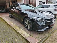 Gebraucht Mercedes C220 Avantgarde 197 PS (144 kW) 2023 Schwarz Limousine