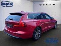 Gebraucht Volvo V60 Core 398 PS (292 kW) 2022 Fusion red / metallic Kombi
