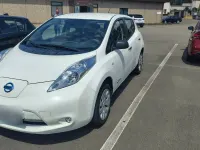 Gebraucht Nissan Leaf Visia 80 kW (109 PS) 2015 Weiß Kleinwagen